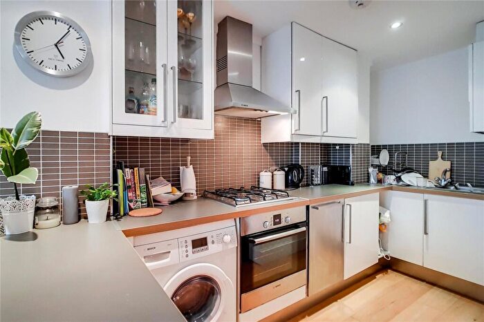 1 Bedroom Apartment To Rent In Holloway Road, Islington, N7