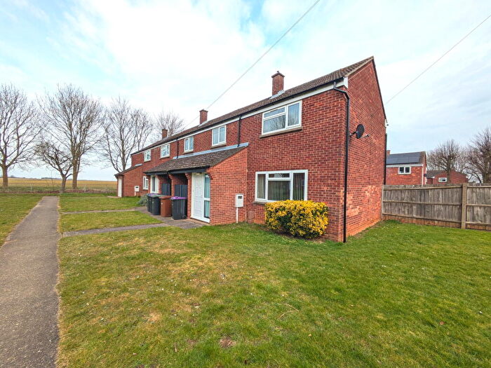3 Bedroom Terraced House To Rent In North Drive, Cranwell, NG34