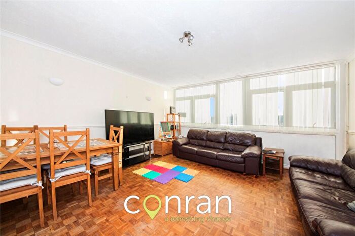4 Bedroom Apartment To Rent In Tarnwood Park, Court Road, Eltham, SE9