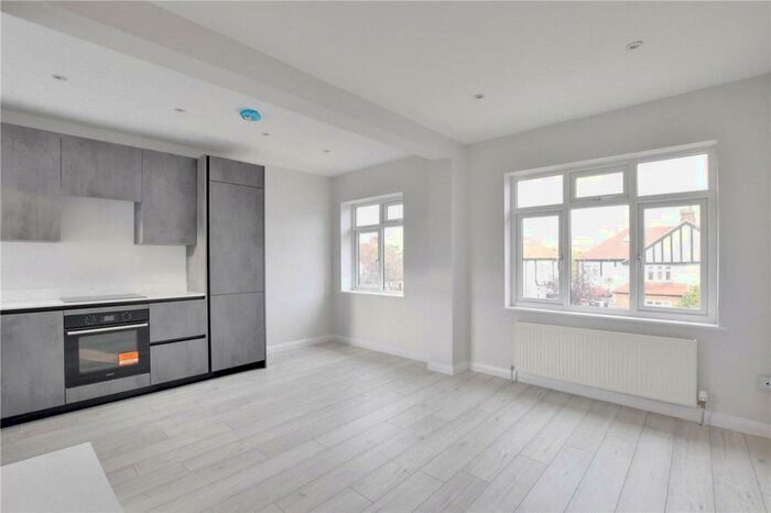 3 Bedroom Maisonette To Rent In Lewis Road, Sidcup, DA14