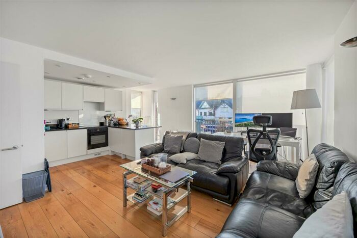 2 Bedroom Apartment To Rent In Walm Lane, Willesden Green, NW2