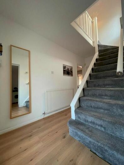 3 Bedroom Semi-Detached House To Rent In Grafton Road, Oldbury B68