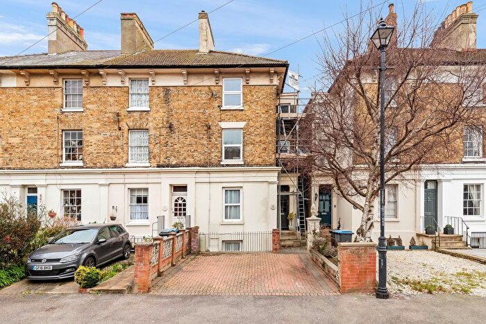 1 Bedroom Flat For Sale In Saxon Street, Dover, Dover, CT17