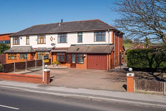 4 Bedroom Semi-Detached House To Rent In Plodder Lane, Bolton ** Available Now **, BL4