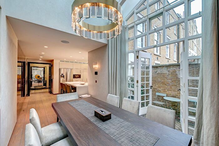 5 Bedroom Town House To Rent In Lindsay Square, London, SW1V