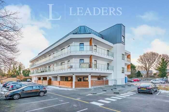 2 Bedroom Apartment To Rent In Russell Way, RH10