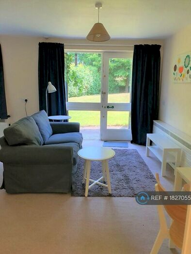 Studio To Rent In Claverton Court, Chester, CH4