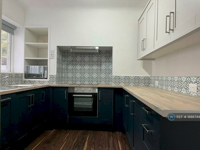 2 Bedroom Flat To Rent In Otley Road, Leeds, LS16