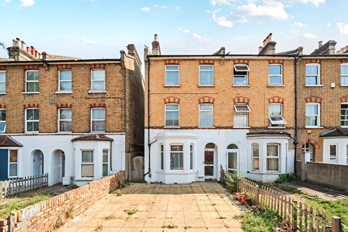 3 Bedroom Terraced House For Sale In Croydon Road, London, SE20