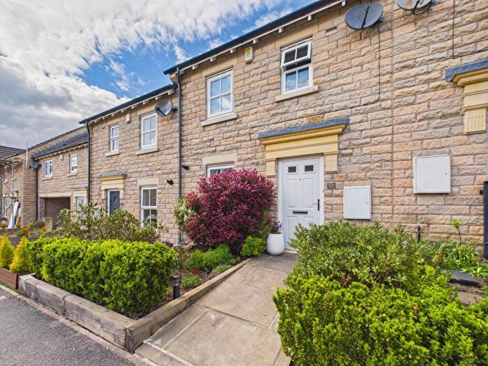 3 Bedroom Town House For Sale In Odile Mews, Eldwick, Bingley, BD16