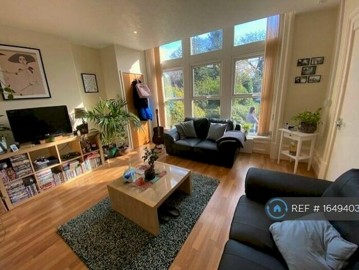 1 Bedroom Flat To Rent In Moorville, Horsforth, Leeds, LS18