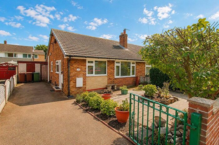 2 Bedroom Semi Detached Bungalow For Sale In Thornleigh Drive, Thornes, Wakefield, WF2