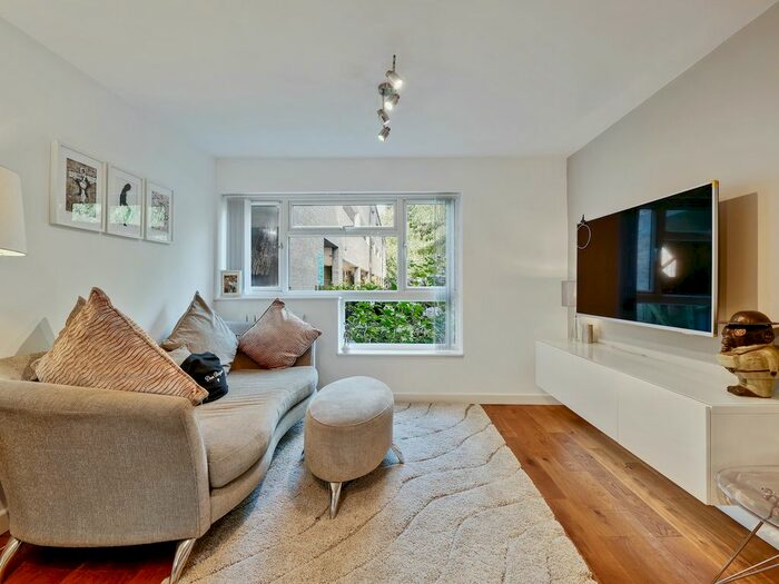 1 Bedroom Maisonette To Rent In Chislet Close, Beckenham, BR3