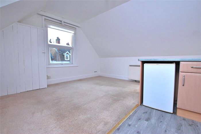1 Bedroom Penthouse To Rent In York Road, Guildford, Surrey, GU1
