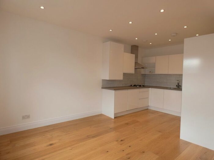 2 Bedroom Flat To Rent In Osterley Park View Road, London, W7