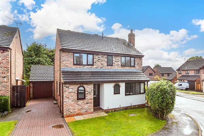 4 Bedroom Detached House For Sale In The Rise, Tadworth, Surrey, KT20