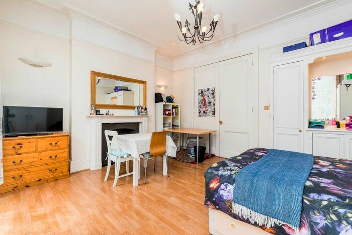 Studio To Rent In York Street, Marylebone, London, W1H