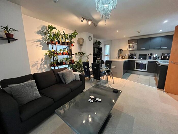 2 Bedroom Apartment To Rent In Britton House, Lord Street, Green Quarter, M4