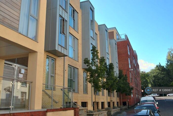 2 Bedroom Flat To Rent In Armidale Place, Bristol, BS6