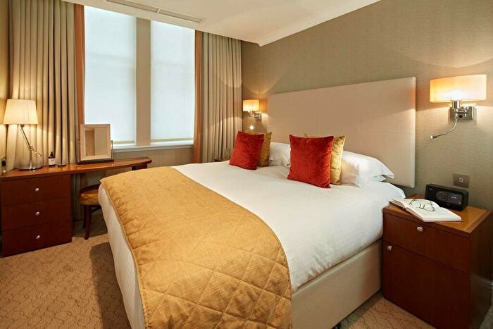 2 Bedroom Flat To Rent In Bow Lane, City, London, EC4M