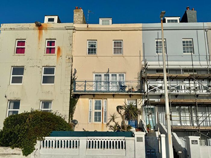 1 Bedroom Apartment For Sale In Wellington Terrace, Sandgate Esplanade, Sandgate, CT20