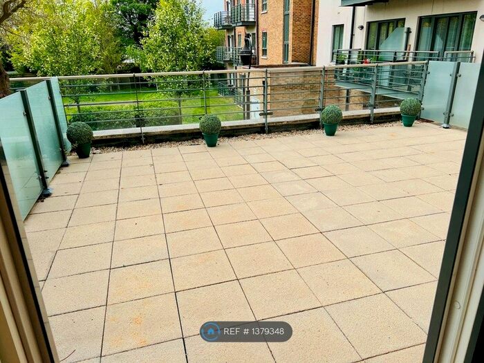 2 Bedroom Flat To Rent In Holford Way, London, SW15