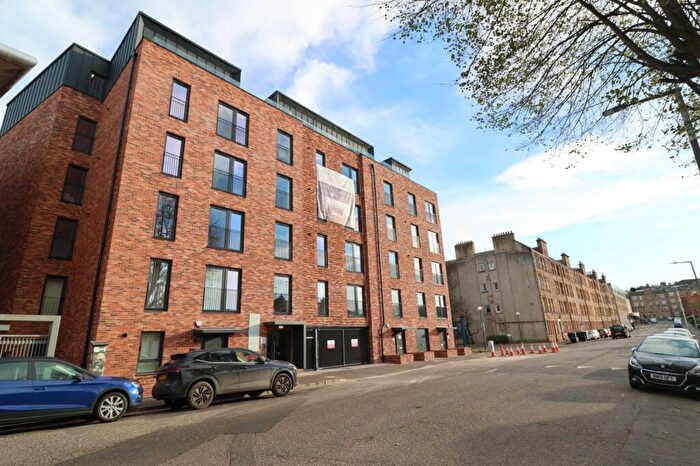 2 Bedroom Flat To Rent In Logie Green Road, Edinburgh, EH7
