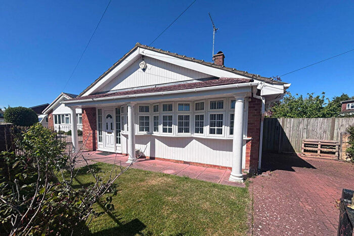 3 Bedroom Bungalow For Sale In Denham Close, Fareham, PO14