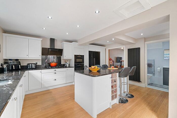 3 Bedroom Semi-Detached House For Sale In Huntingdon Grove, Liverpool, L31
