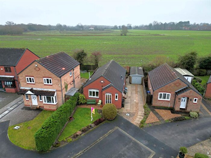 3 Bedroom Detached Bungalow For Sale In Thistle Close, Selby, YO8