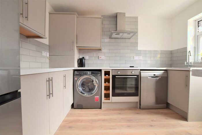 2 Bedroom Maisonette To Rent In Collier Row Road, Collier Row, Romford, RM5