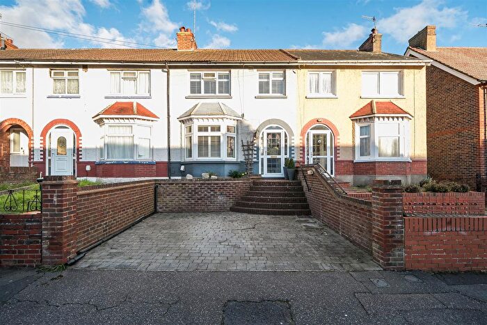 3 Bedroom Terraced House For Sale In North Road, Portslade, Brighton, BN41
