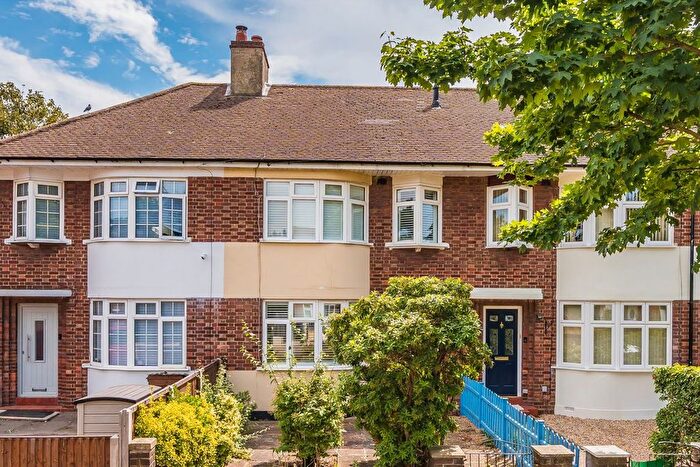3 Bedroom Terraced House For Sale In Longford Close, Hampton Hill, TW12