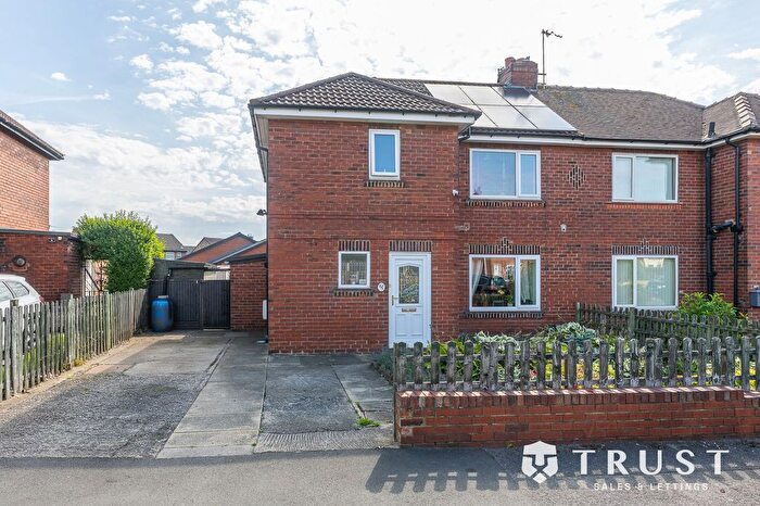 3 Bedroom Semi Detached House For Sale In Curwen Crescent, Heckmondwike, WF16