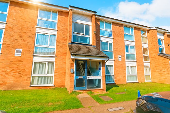 1 Bedroom Flat To Rent In Dellow Close, Ilford, Essex, IG2