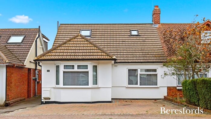 4 Bedroom Bungalow For Sale In Cadogan Avenue, West Horndon, CM13
