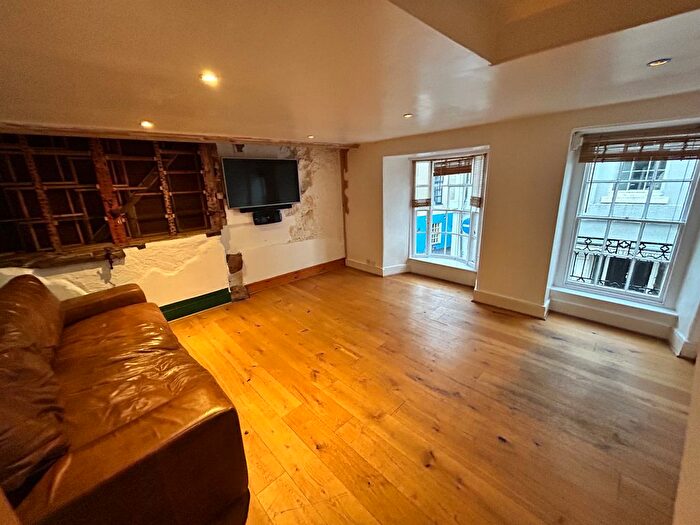 3 Bedroom Flat To Rent In Northumberland Place, Teignmouth, TQ14