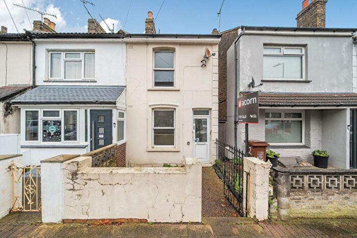 2 Bedroom Terraced House For Sale In Trafalgar Street, Gillingham, Kent, ME7