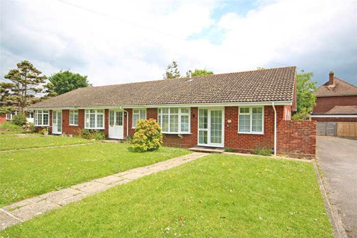 2 Bedroom Bungalow For Sale In Shenstone Court, Barton Court Road, New Milton, Hampshire, BH25