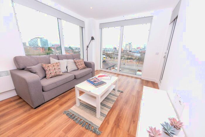 2 Bedroom Flat To Rent In The Gateway, Trafford Road, Salford, M5