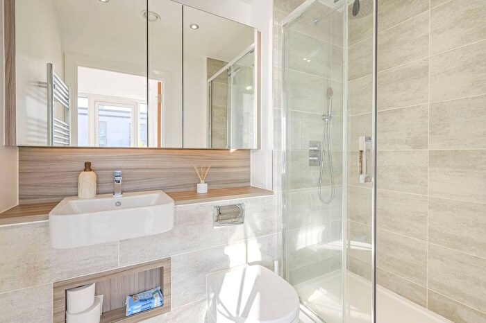 1 Bedroom Flat For Sale In Wray Avenue, Royal Docks, London, E16