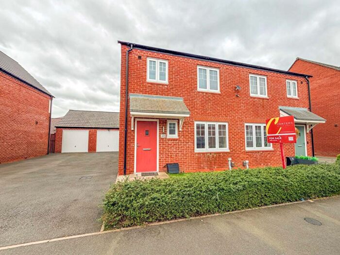 3 Bedroom Semi-Detached House For Sale In Edgedale Road, Nuneaton, CV11