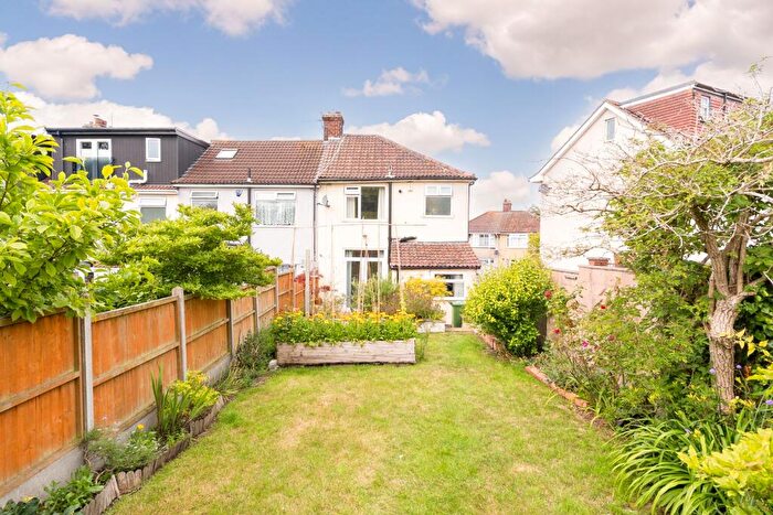 3 Bedroom End Of Terrace House For Sale In Elstree Road, Bristol, BS5
