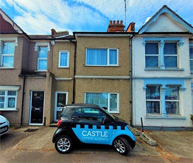2 Bedroom Apartment To Rent In London Road, Leigh On Sea, Leigh On Sea, SS9