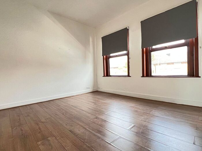 1 Bedroom Maisonette To Rent In Hitchin Road, Luton, Bedfordshire, LU2