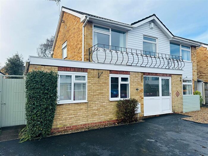 4 Bedroom Detached House To Rent In Monsal Avenue, Ferndown, BH22