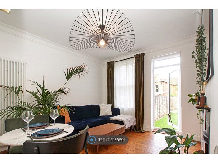 2 Bedroom Flat To Rent In London, London, E17