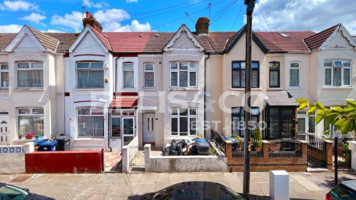 3 Bedroom Terraced House To Rent In Oswald Road, Southall, UB1