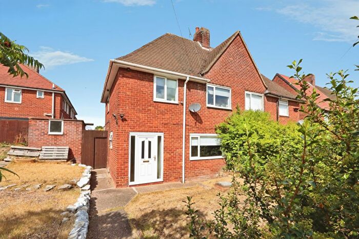 3 Bedroom Semi-Detached House For Sale In Edinburgh Road, Worksop, S80