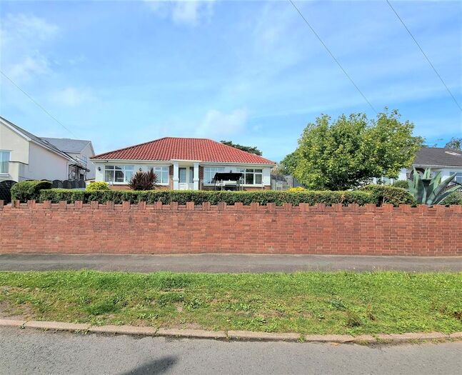 3 Bedroom Detached Bungalow To Rent In Parkfields Road, Bridgend, CF31